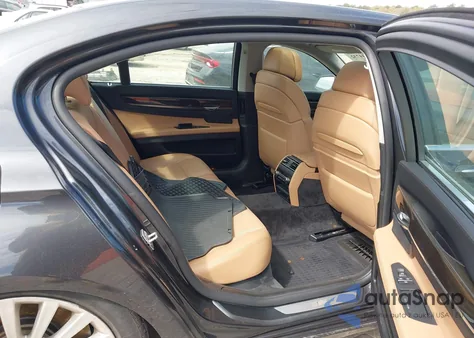 2011 BMW 750Li xDrive z USA, uszkodzony, nr VIN WBAKC8C55BC434290